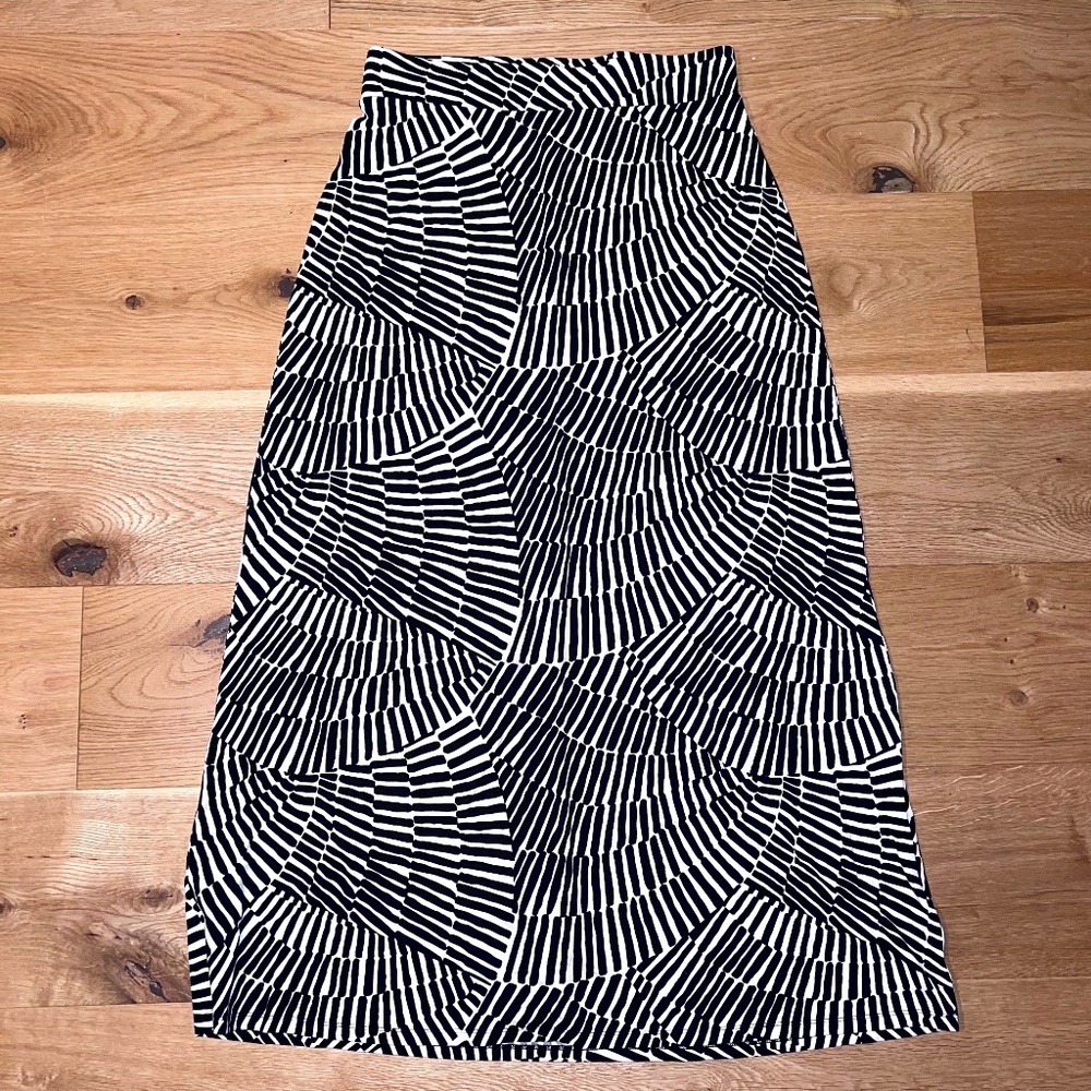 Boden Maxi Skirt - Size 8R - black & white stretch jersey